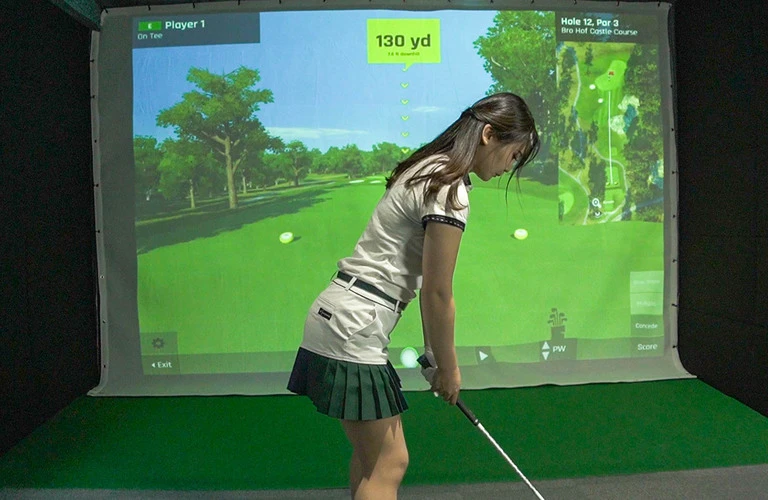 本格派も納得のリアルなバーチャルゴルフ体験 | 横浜南インドアゴルフスタジオ