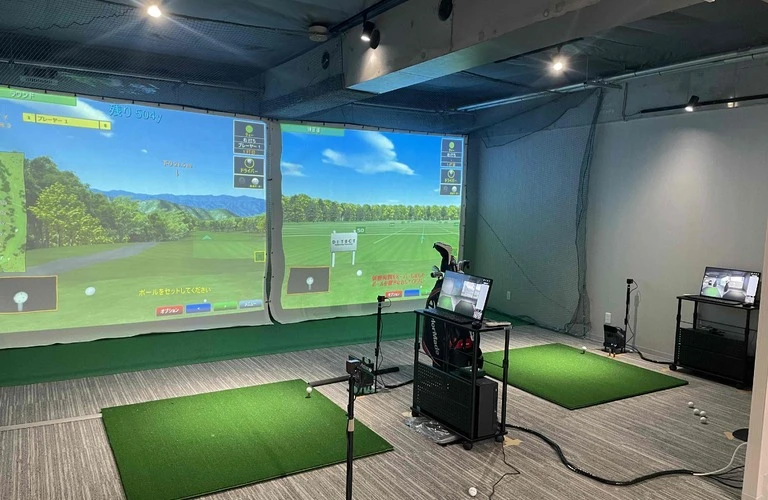 清潔な最新ゴルフスタジオで快適に練習 | 横浜南インドアゴルフスタジオ